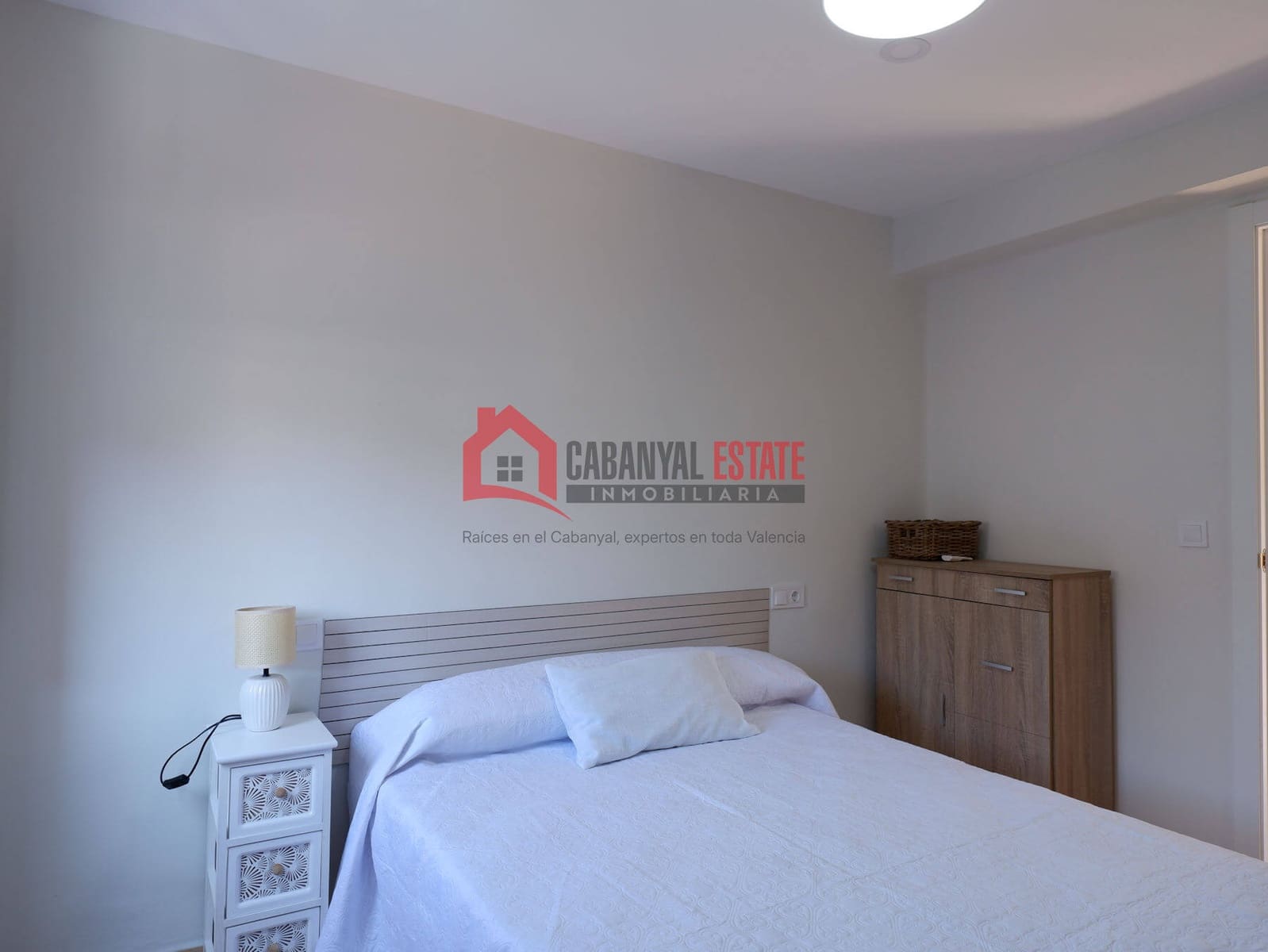 3 bedroom Apartment for rent in Valencia city - € 1,300 (Ref: 9945293)