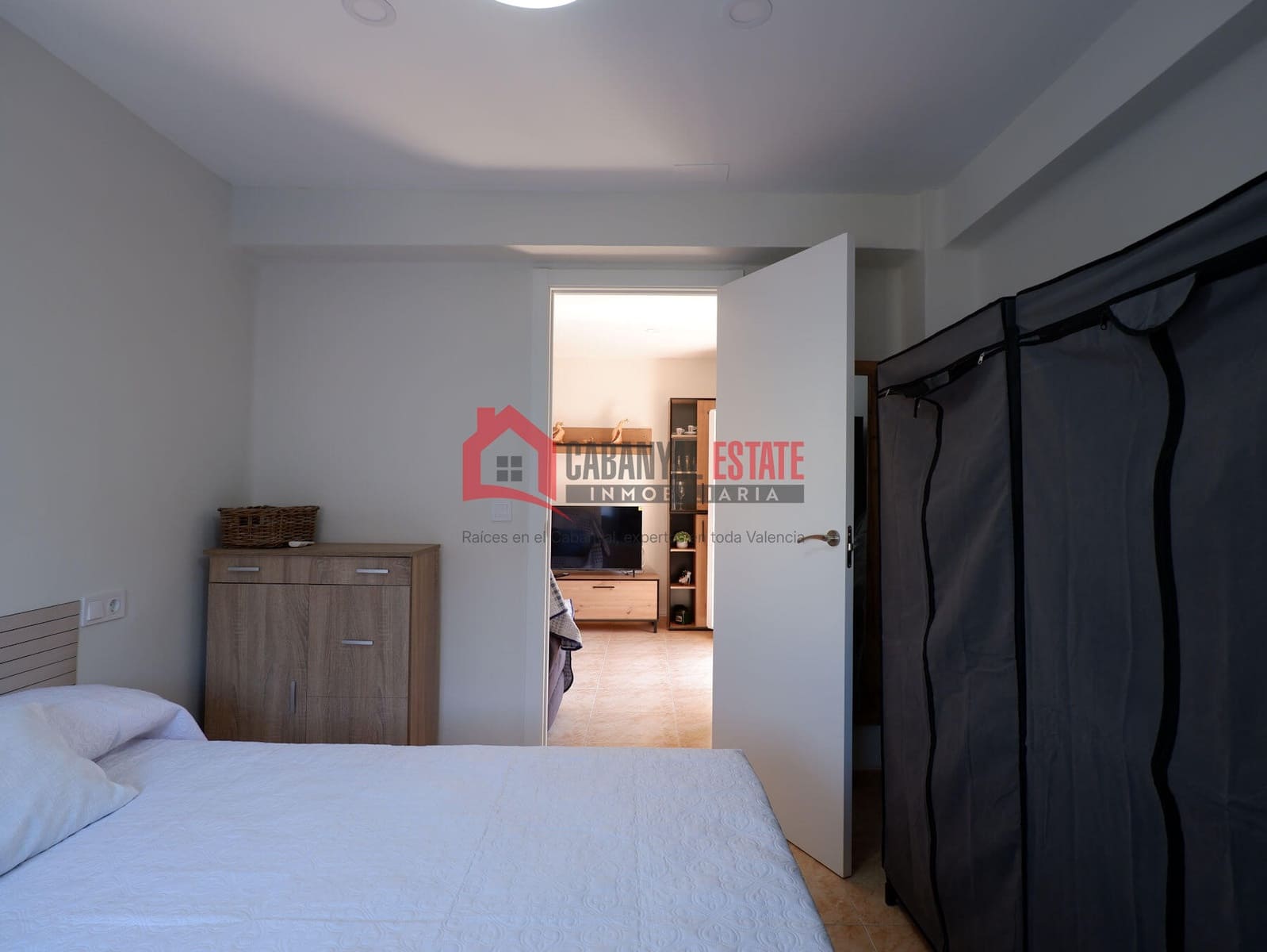 3 bedroom Apartment for rent in Valencia city - € 1,300 (Ref: 9945293)