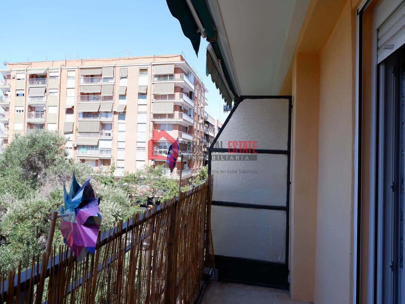 3 bedroom Apartment for rent in Valencia city - € 1,300 (Ref: 9945293)