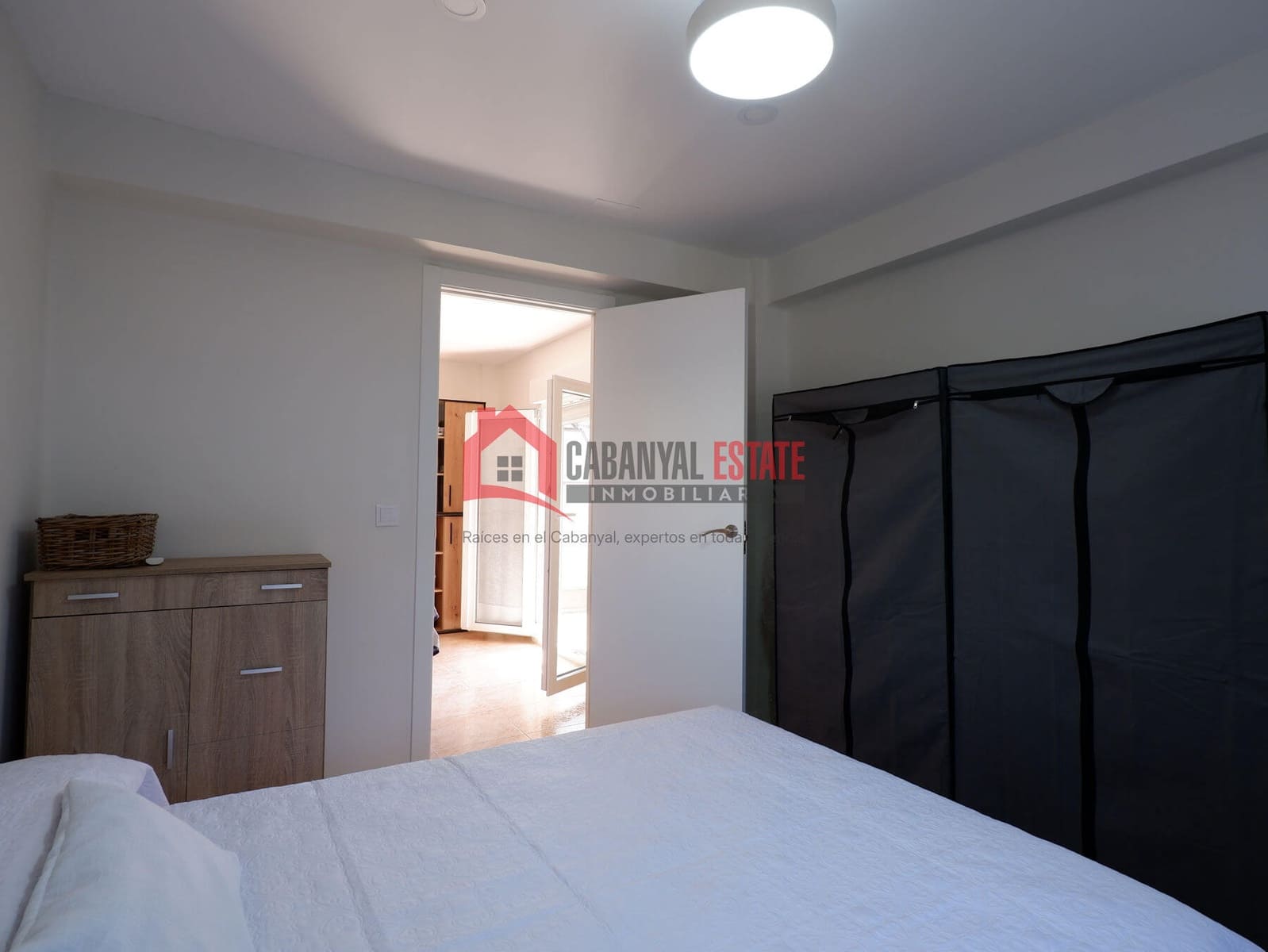 3 bedroom Apartment for rent in Valencia city - € 1,300 (Ref: 9945293)