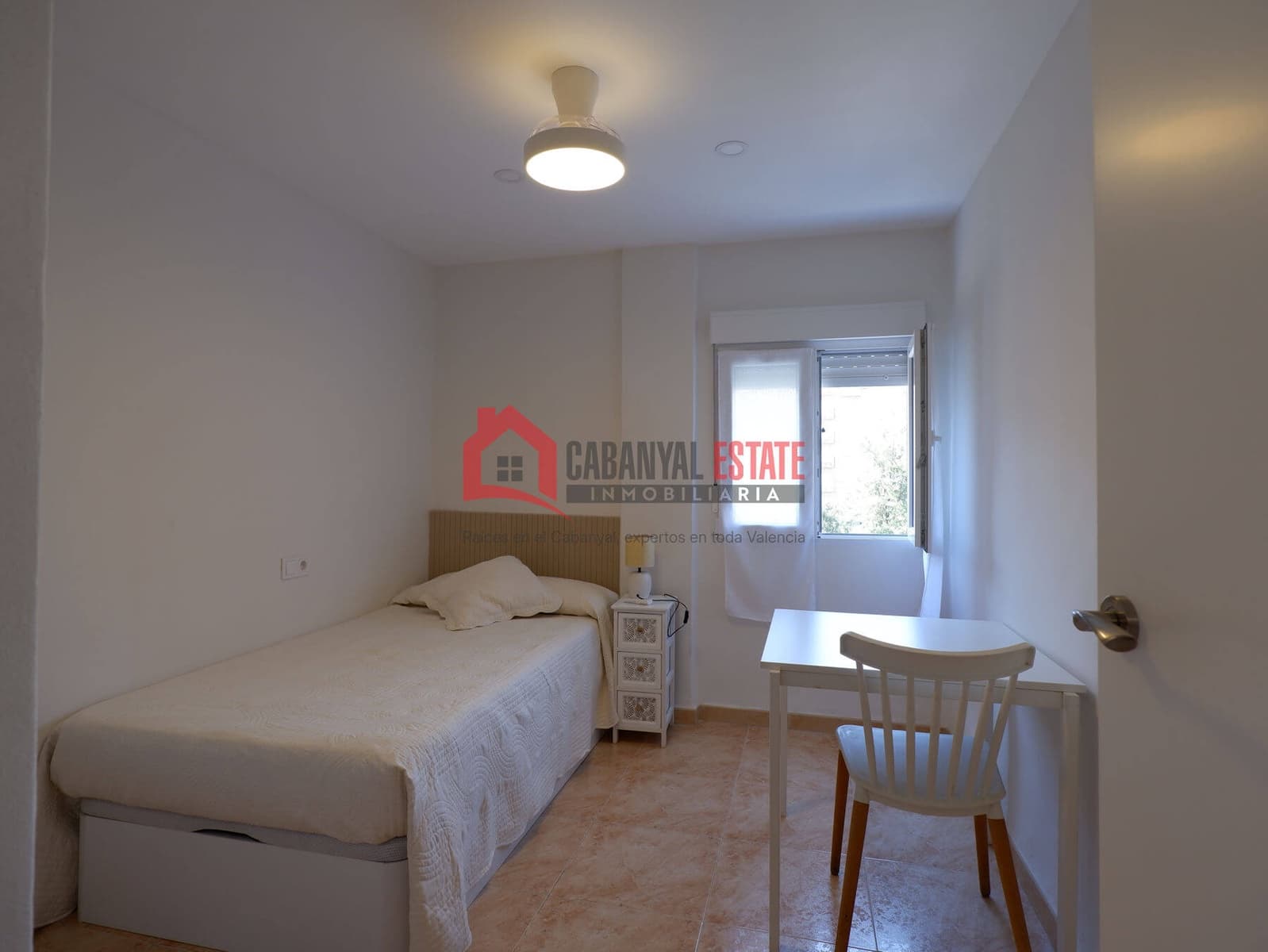 3 bedroom Apartment for rent in Valencia city - € 1,300 (Ref: 9945293)