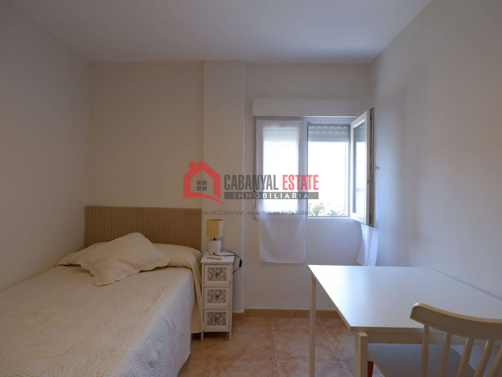 3 bedroom Apartment for rent in Valencia city - € 1,300 (Ref: 9945293)