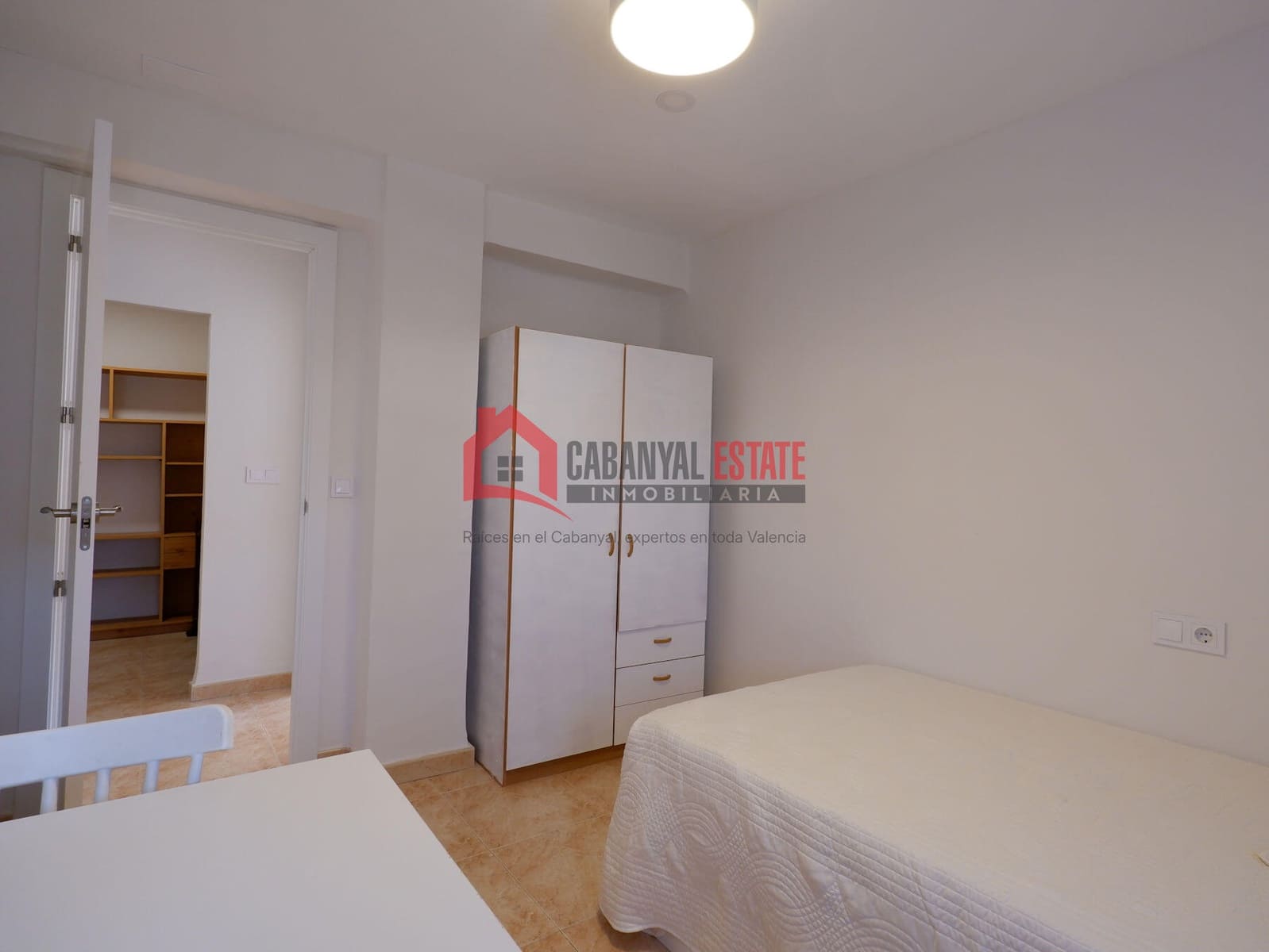 3 bedroom Apartment for rent in Valencia city - € 1,300 (Ref: 9945293)