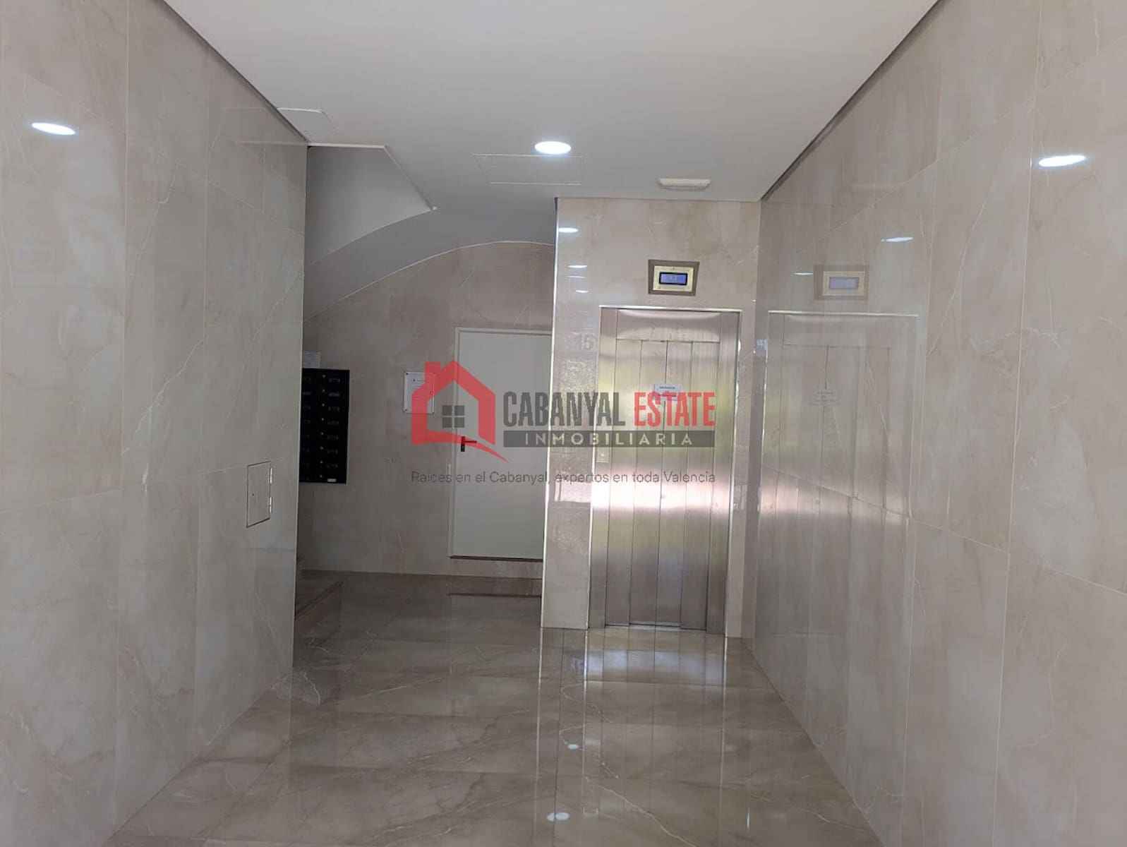 3 bedroom Apartment for rent in Valencia city - € 1,300 (Ref: 9945293)