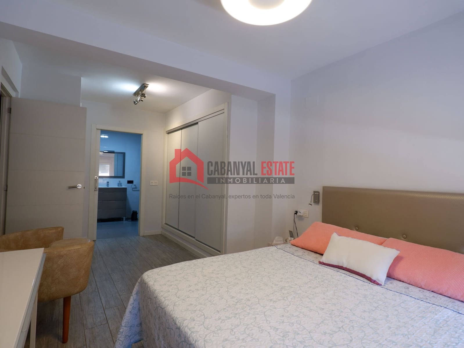 Apartamento de 2 habitaciones en València ciudad en venta - 329.000 € (Ref: 9985354)