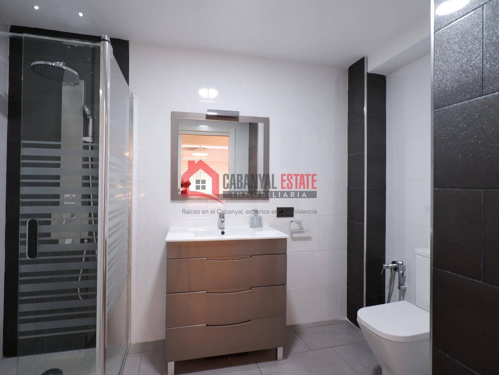 Apartamento de 2 habitaciones en València ciudad en venta - 329.000 € (Ref: 9985354)