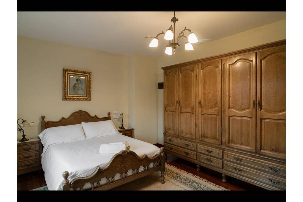 7 Zimmer Villa zu verkaufen in Dumbria mit Garage - 650.000 € (Ref: 10060912)