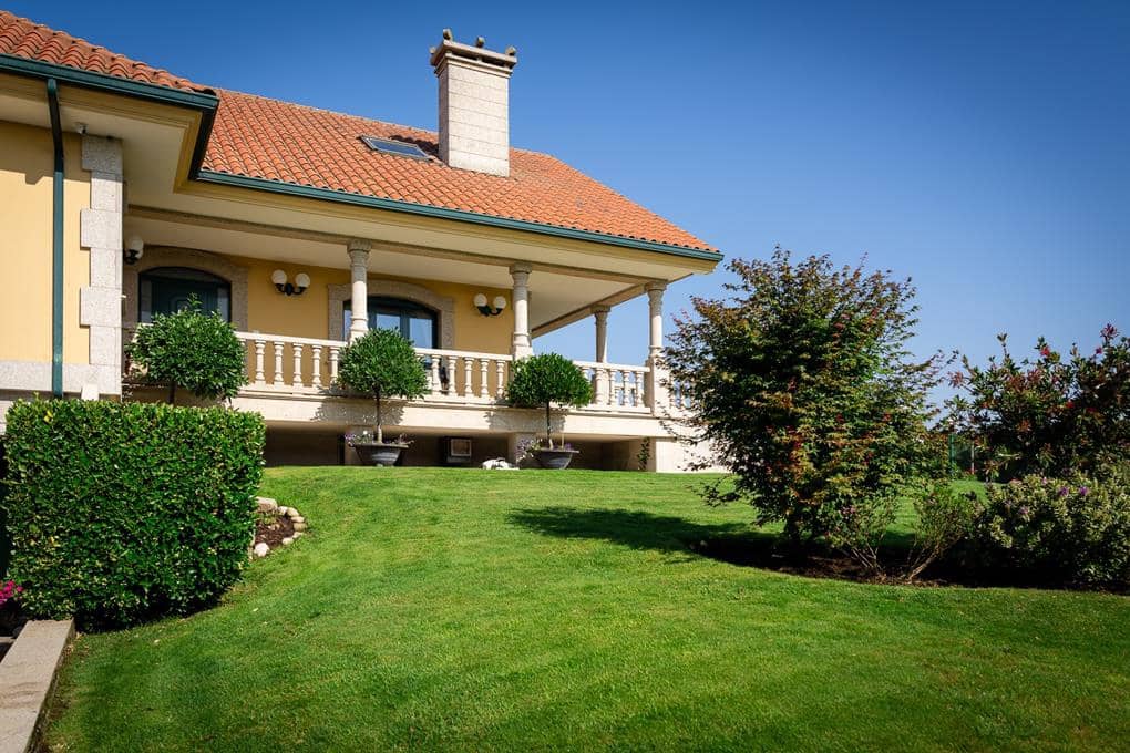 7 Zimmer Villa zu verkaufen in Dumbria mit Garage - 650.000 € (Ref: 10060912)