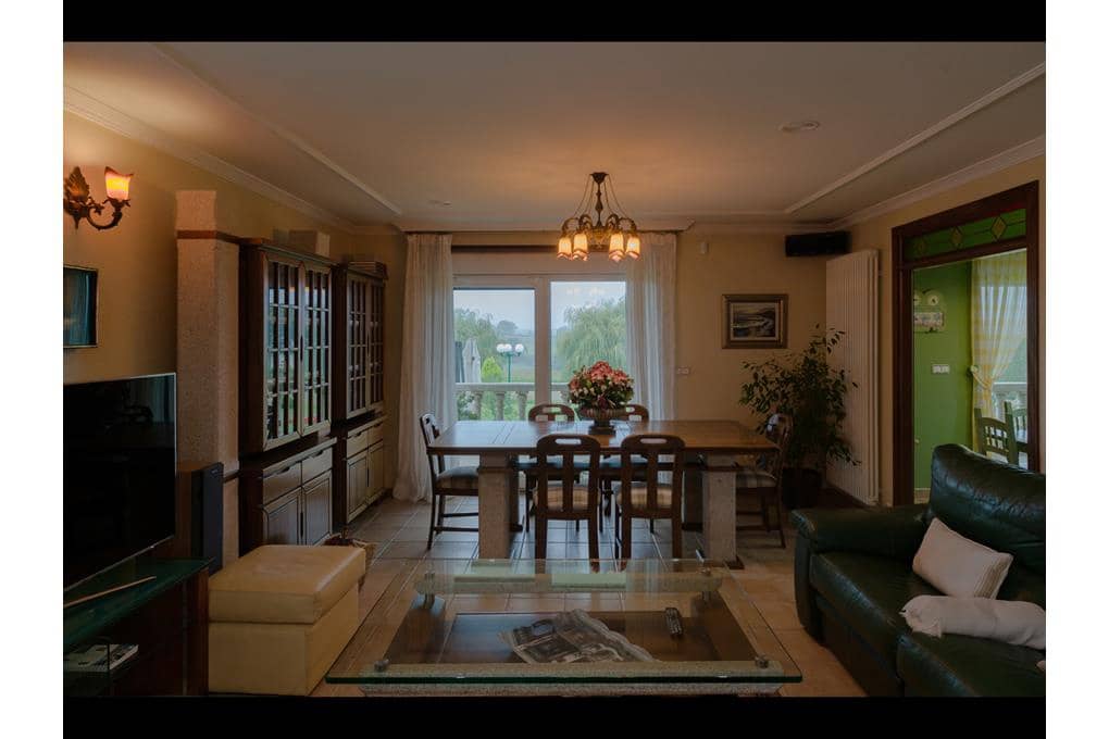 7 Zimmer Villa zu verkaufen in Dumbria mit Garage - 650.000 € (Ref: 10060912)