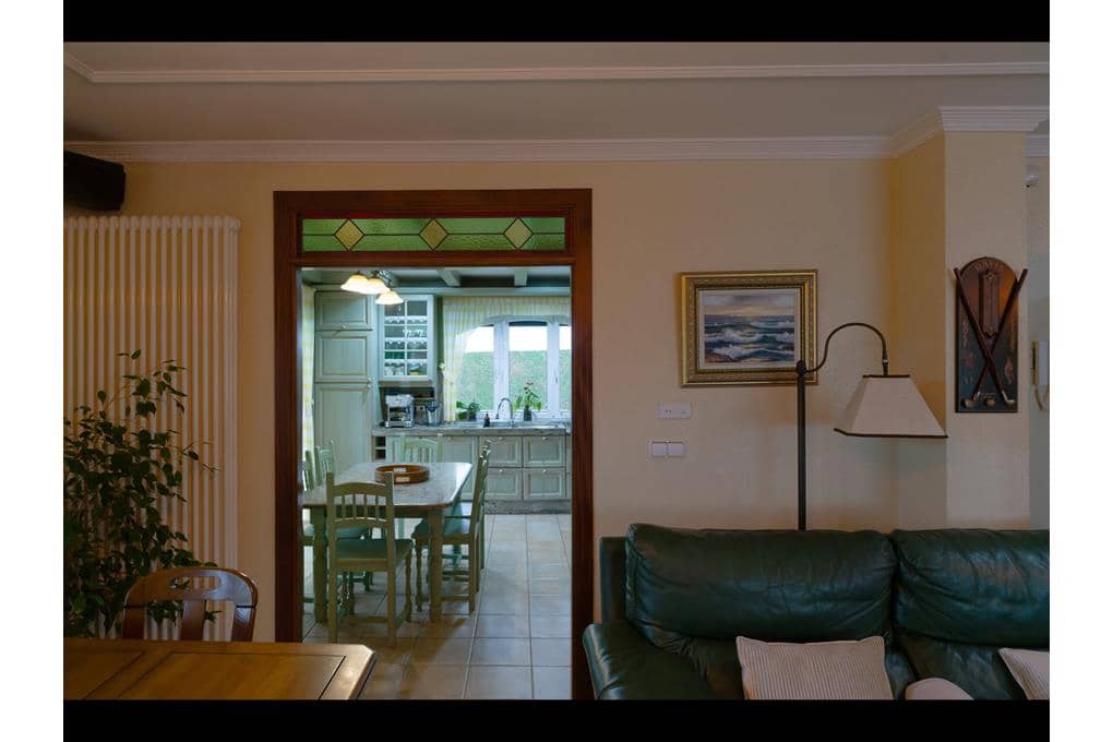 7 Zimmer Villa zu verkaufen in Dumbria mit Garage - 650.000 € (Ref: 10060912)