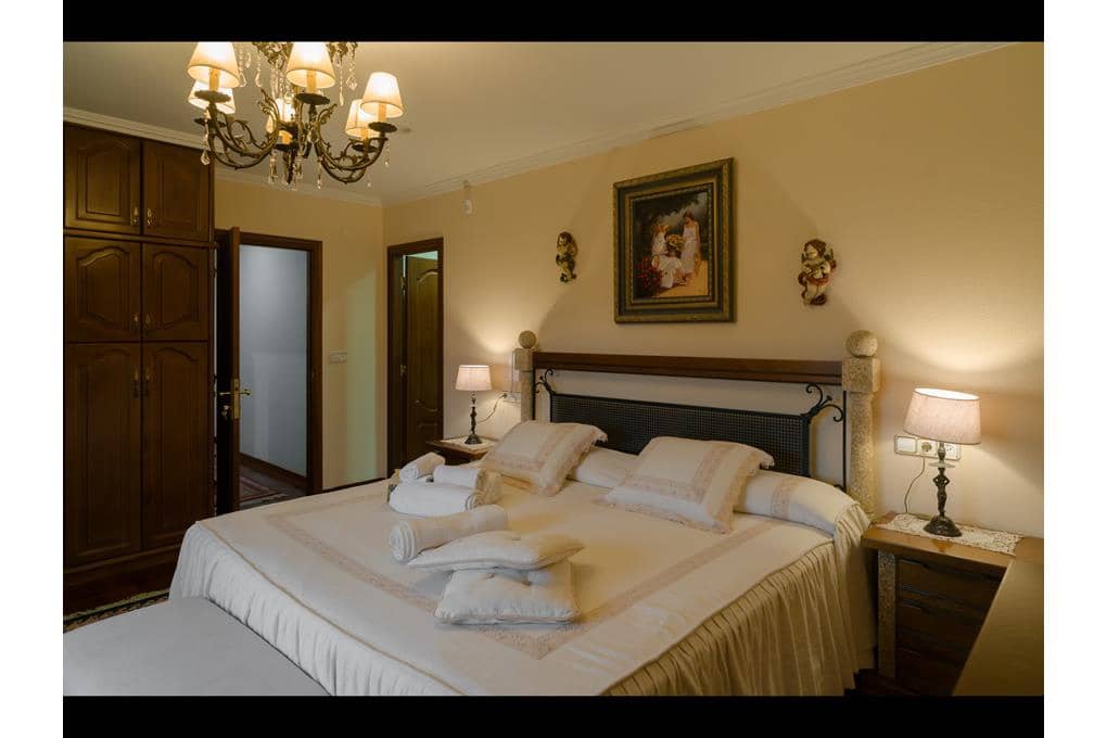7 Zimmer Villa zu verkaufen in Dumbria mit Garage - 650.000 € (Ref: 10060912)