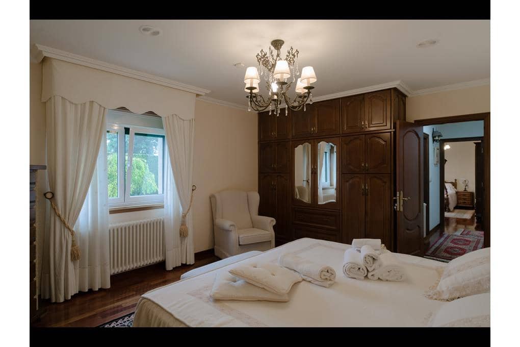 7 Zimmer Villa zu verkaufen in Dumbria mit Garage - 650.000 € (Ref: 10060912)