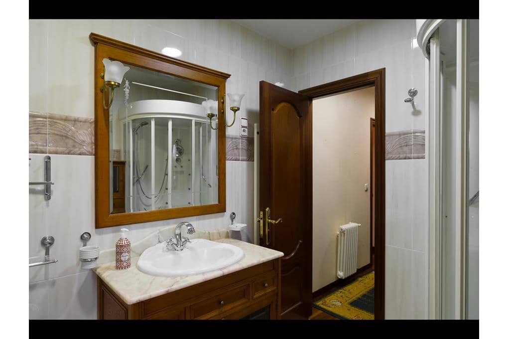 7 Zimmer Villa zu verkaufen in Dumbria mit Garage - 650.000 € (Ref: 10060912)