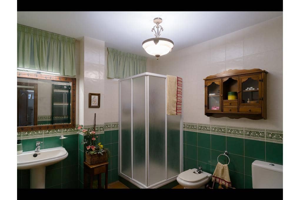 7 Zimmer Villa zu verkaufen in Dumbria mit Garage - 650.000 € (Ref: 10060912)