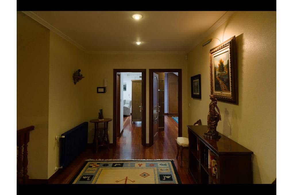 7 Zimmer Villa zu verkaufen in Dumbria mit Garage - 650.000 € (Ref: 10060912)