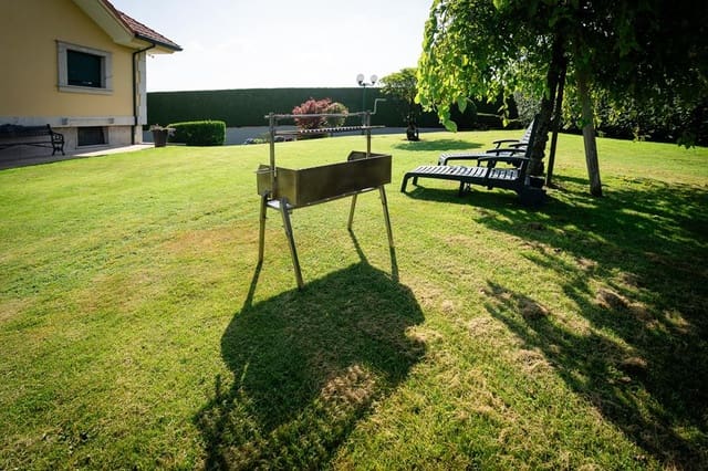 7 Zimmer Villa zu verkaufen in Dumbría mit Garage - 650.000 € (Ref: 10060912)