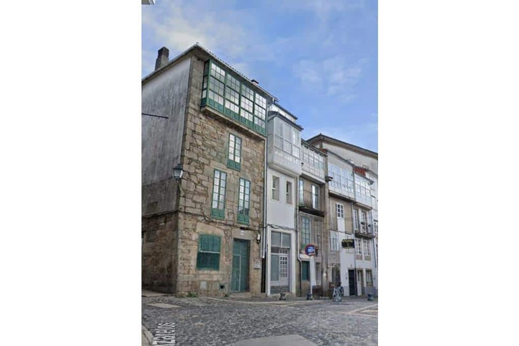 6 bedroom Townhouse for sale in Santiago de Compostela - € 640,000 (Ref: 10095771)