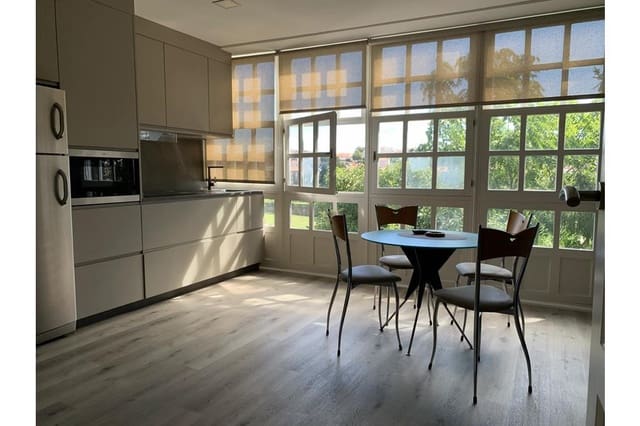 3 quarto Apartamento para venda em Santiago de Compostela com garagem - 540 000 € (Ref: 10095774)