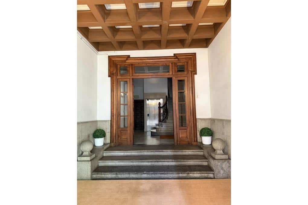 8 sovrum Lägenhet till salu i Santiago de Compostela med garage - 800 000 € (Ref: 10121026)