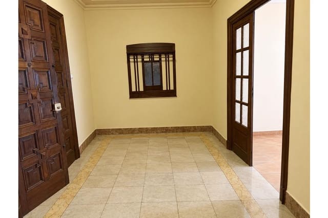 8 sovrum Lägenhet till salu i Santiago de Compostela med garage - 800 000 € (Ref: 10121026)