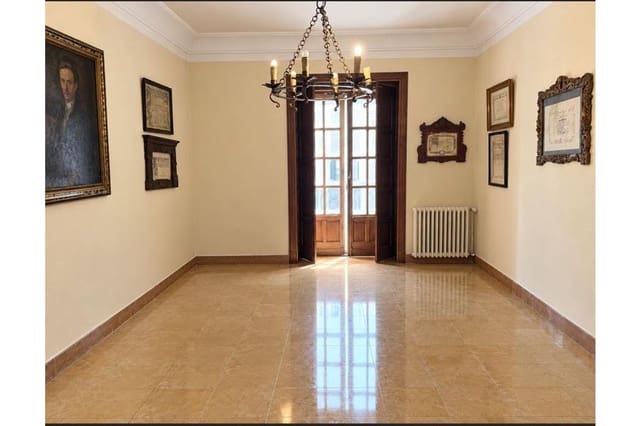 8 sovrum Lägenhet till salu i Santiago de Compostela med garage - 800 000 € (Ref: 10121026)