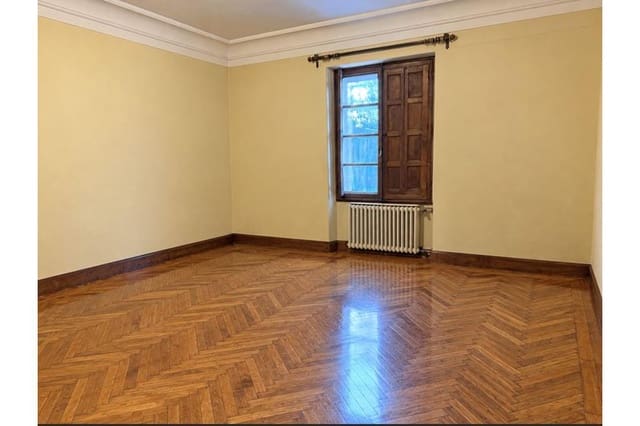 8 sovrum Lägenhet till salu i Santiago de Compostela med garage - 800 000 € (Ref: 10121026)