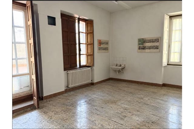 8 sovrum Lägenhet till salu i Santiago de Compostela med garage - 800 000 € (Ref: 10121026)