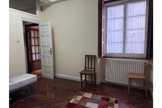 8 sovrum Lägenhet till salu i Santiago de Compostela med garage - 800 000 € (Ref: 10121026)