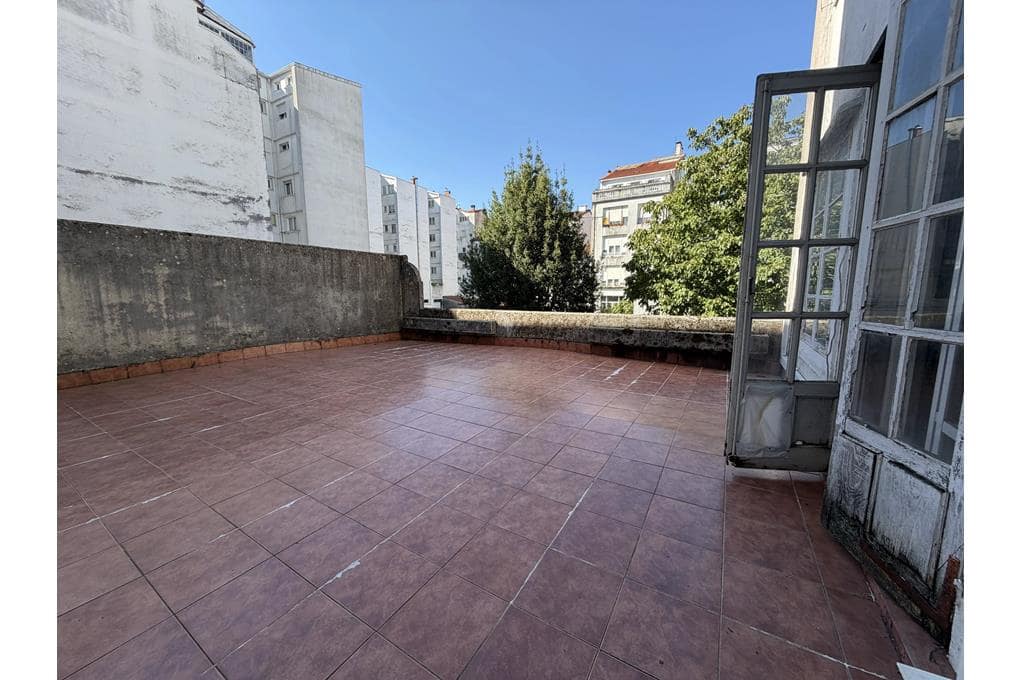 8 sovrum Lägenhet till salu i Santiago de Compostela med garage - 800 000 € (Ref: 10121026)