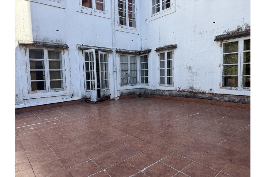 8 sovrum Lägenhet till salu i Santiago de Compostela med garage - 800 000 € (Ref: 10121026)