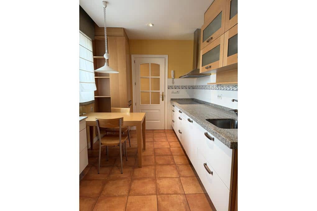 5 bedroom Flat for sale in Santiago de Compostela with garage - € 820,000 (Ref: 10147450)