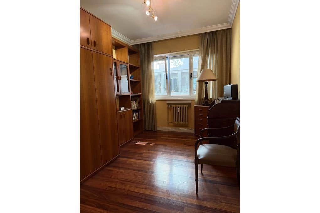 5 bedroom Flat for sale in Santiago de Compostela with garage - € 820,000 (Ref: 10147450)