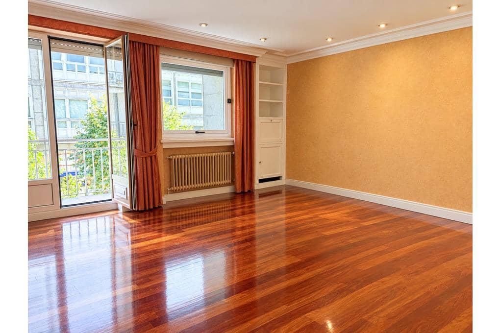 5 bedroom Flat for sale in Santiago de Compostela with garage - € 820,000 (Ref: 10147450)
