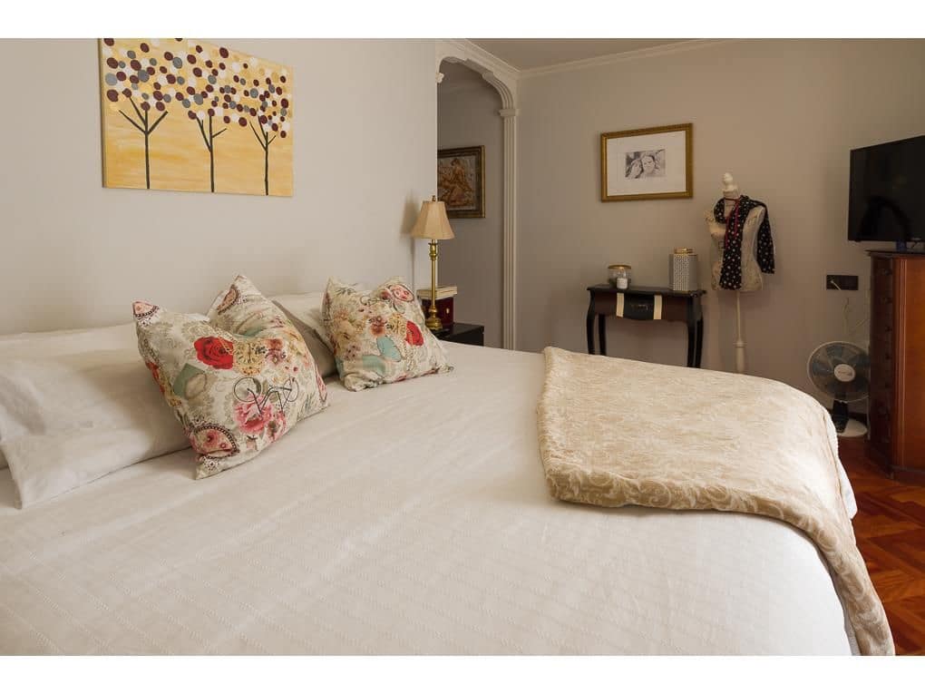 4 bedroom Townhouse for sale in Brion with pool garage - € 600,000 (Ref: 5897541)