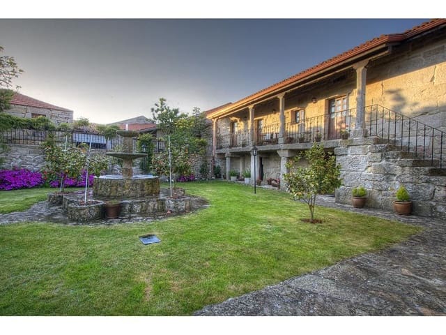 8 bedroom Townhouse for sale in Baltar with pool garage - € 650,000 (Ref: 5988437)