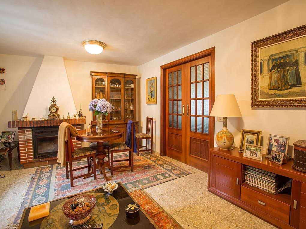 6 soverom Finca/Herregård til salgs i Teo med garasje - € 350 000 (Ref: 6201871)