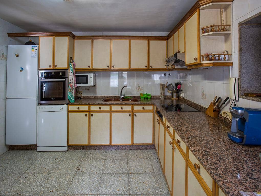 6 soverom Finca/Herregård til salgs i Teo med garasje - € 350 000 (Ref: 6201871)