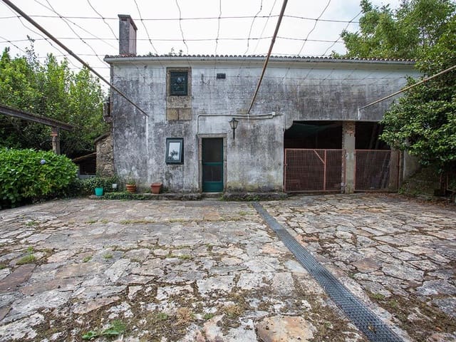 6 bedroom Finca/Country House for sale in Teo with garage - € 350,000 (Ref: 6201871)