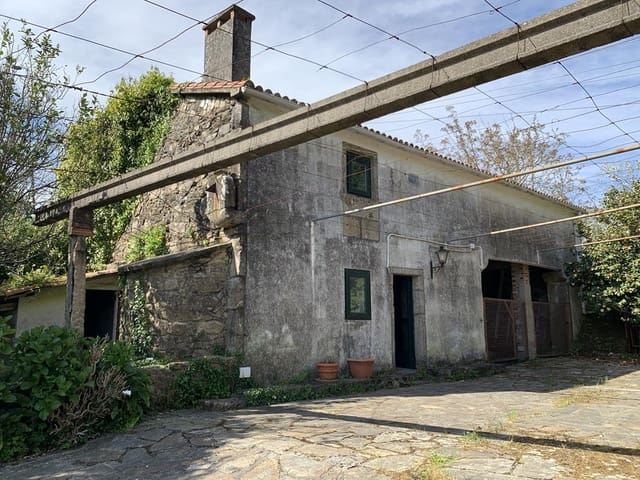 6 bedroom Finca/Country House for sale in Teo with garage - € 350,000 (Ref: 6201871)