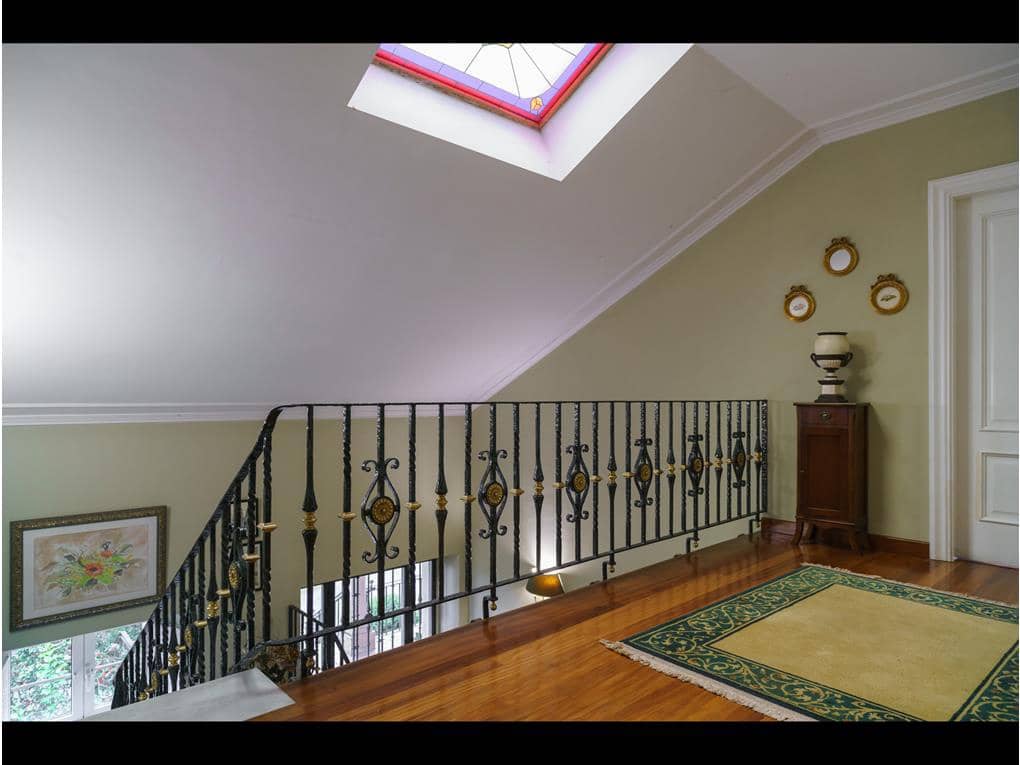 6 sypialnia Dom na sprzedaż w Teo z basenem garażem - 1 350 000 € (Ref: 6441561)