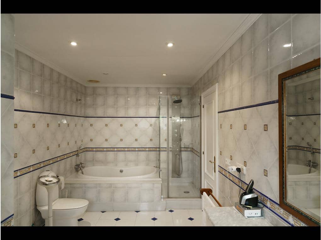 6 sypialnia Dom na sprzedaż w Teo z basenem garażem - 1 350 000 € (Ref: 6441561)