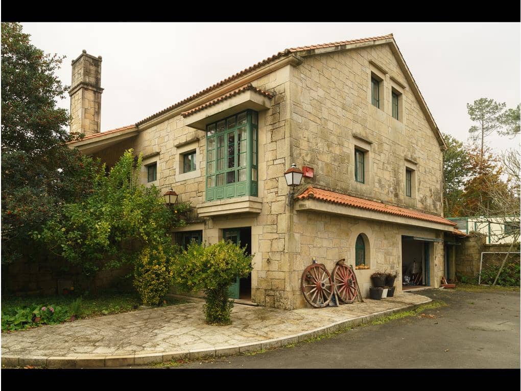 6 sypialnia Dom na sprzedaż w Teo z basenem garażem - 1 350 000 € (Ref: 6441561)