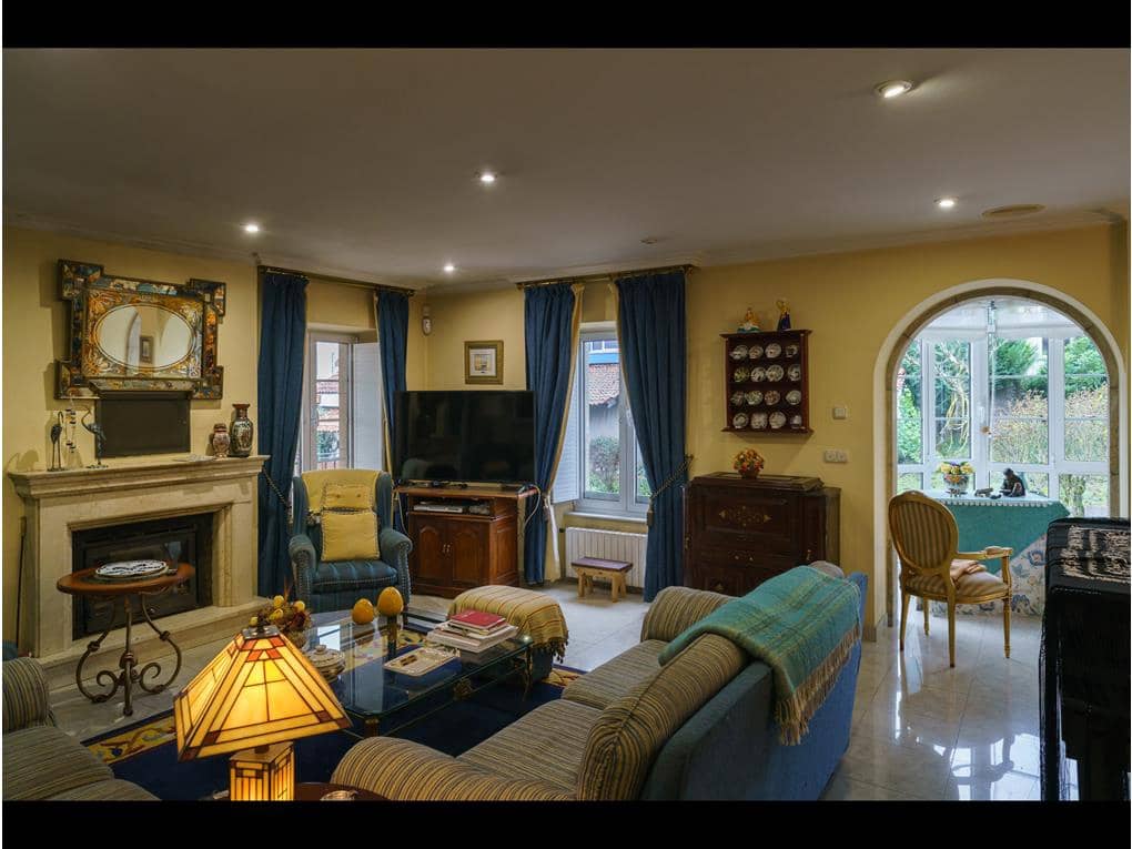 6 sypialnia Dom na sprzedaż w Teo z basenem garażem - 1 350 000 € (Ref: 6441561)