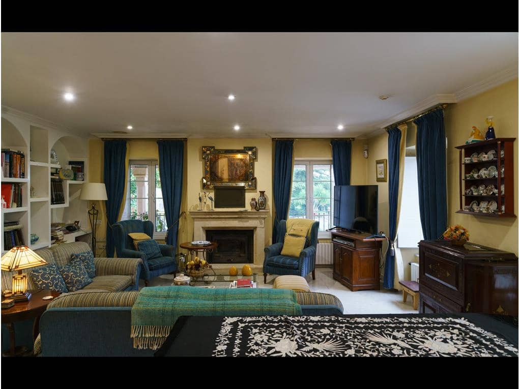 6 sypialnia Dom na sprzedaż w Teo z basenem garażem - 1 350 000 € (Ref: 6441561)