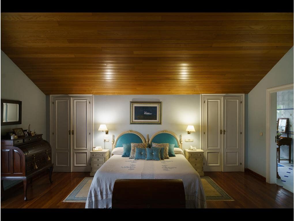 6 sypialnia Dom na sprzedaż w Teo z basenem garażem - 1 350 000 € (Ref: 6441561)