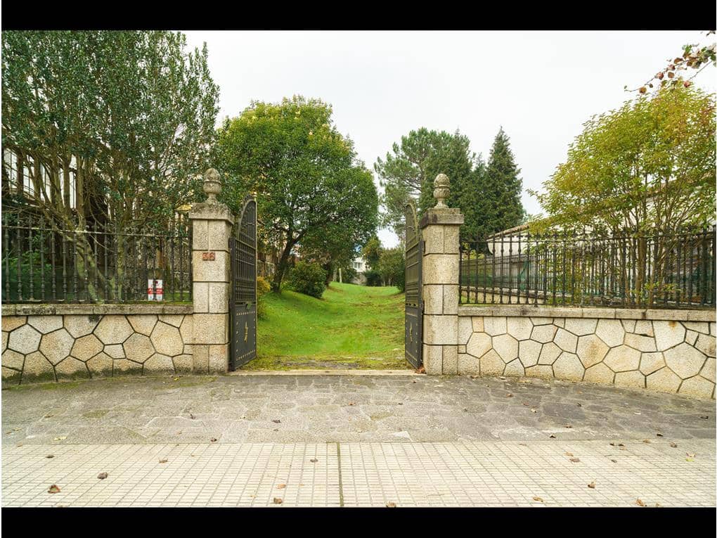 6 sypialnia Dom na sprzedaż w Teo z basenem garażem - 1 350 000 € (Ref: 6441561)