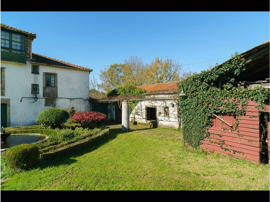 5 bedroom Finca/Country House for sale in Touro with pool garage - € 750,000 (Ref: 6443332)