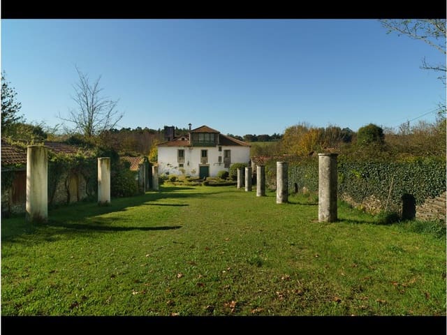 5 bedroom Finca/Country House for sale in Touro with pool garage - € 750,000 (Ref: 6443332)