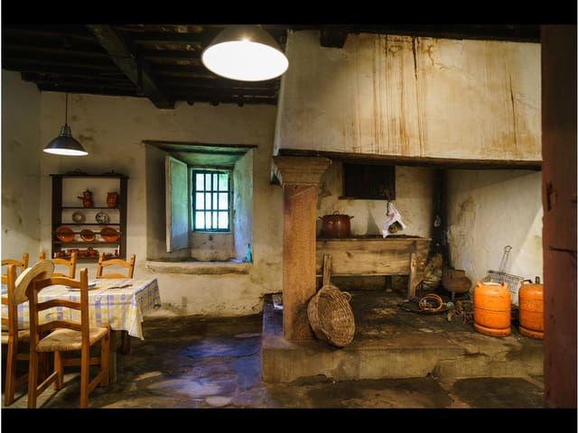 5 bedroom Finca/Country House for sale in Touro with pool garage - € 750,000 (Ref: 6443332)