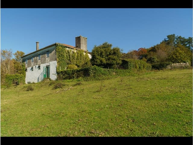5 bedroom Finca/Country House for sale in Touro with pool garage - € 750,000 (Ref: 6443332)